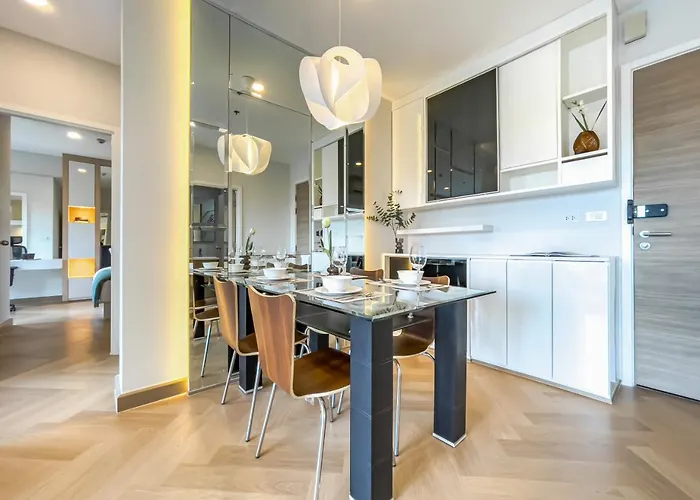 Elegant Near Iconsiam L High-speed Wifi L Bts Wongwian Yai Apartment Bangkok